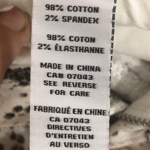 - Womens White/Grey stretchy Capris Post. LikeNEW 11 - Picture 6 of 6